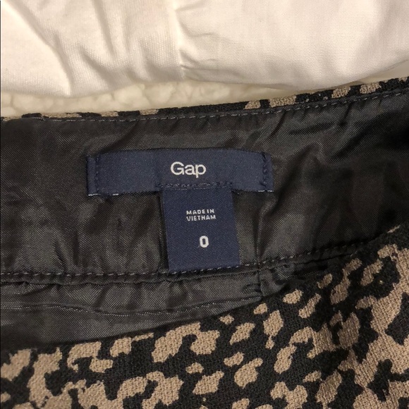 Gap Skirt - Picture 2 of 3
